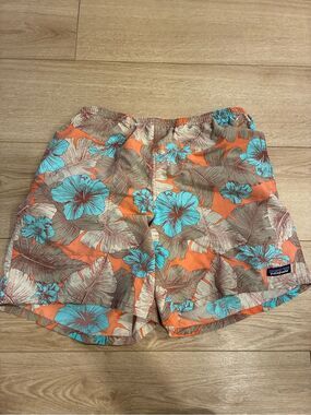 Patagonia Men’s Baggies Longs 7” Shorts Orange Blue Floral Lined Size S
